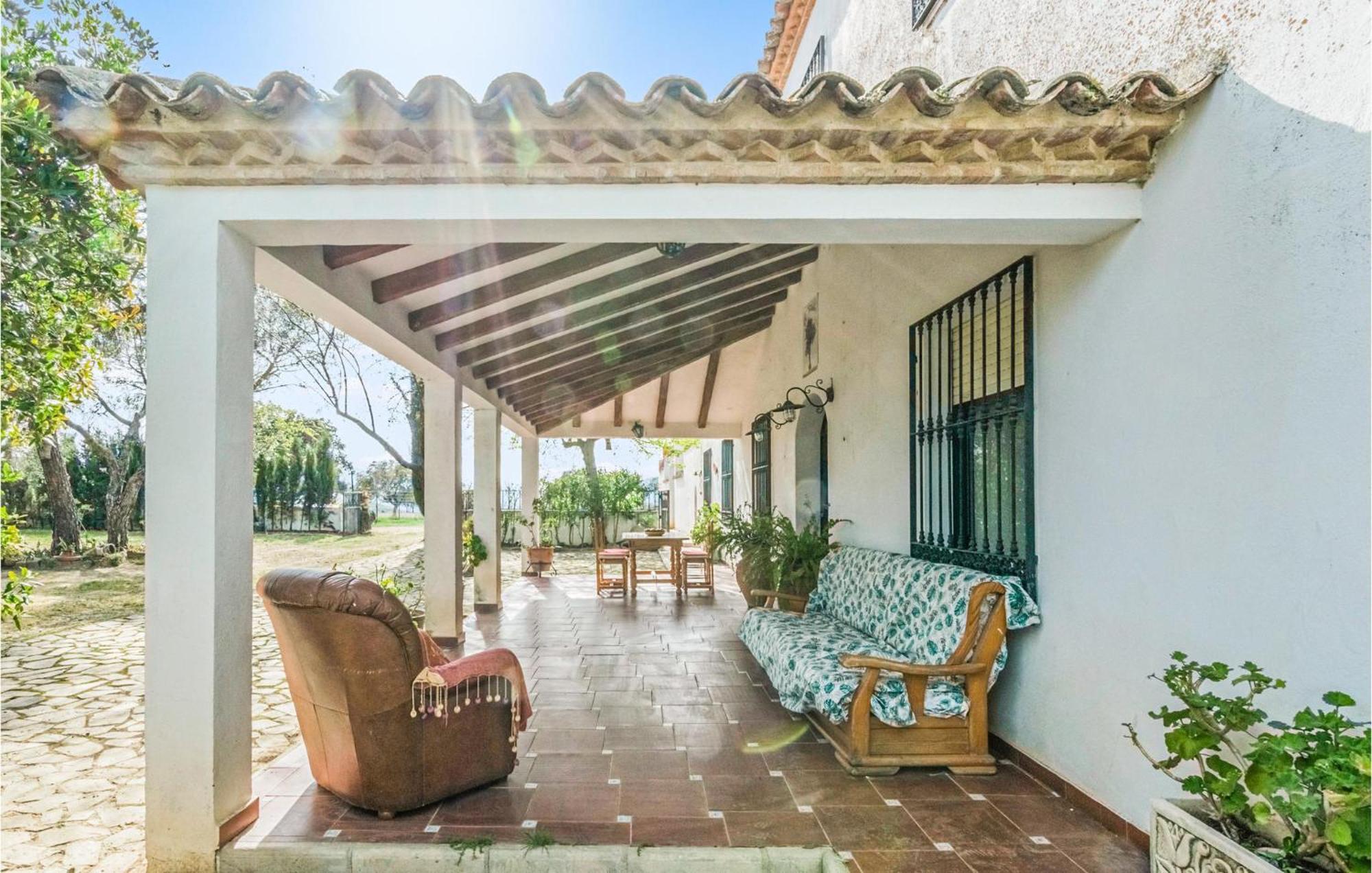 Gorgeous Home In Aldeaquemada With Swimming Pool Zewnętrze zdjęcie