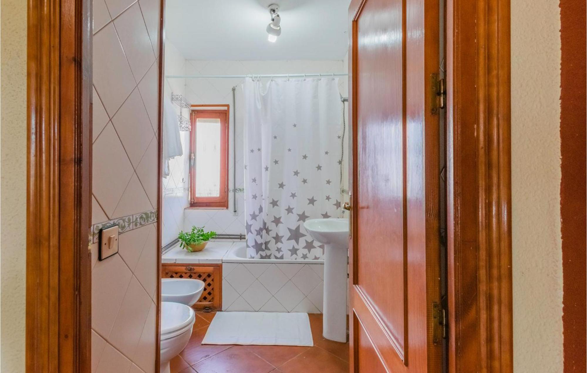 Gorgeous Home In Aldeaquemada With Swimming Pool Zewnętrze zdjęcie