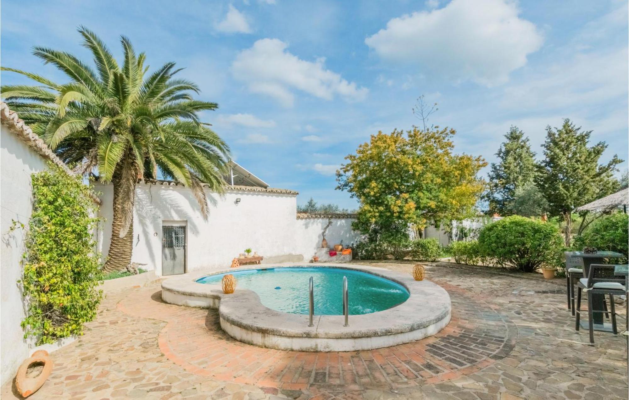 Gorgeous Home In Aldeaquemada With Swimming Pool Zewnętrze zdjęcie