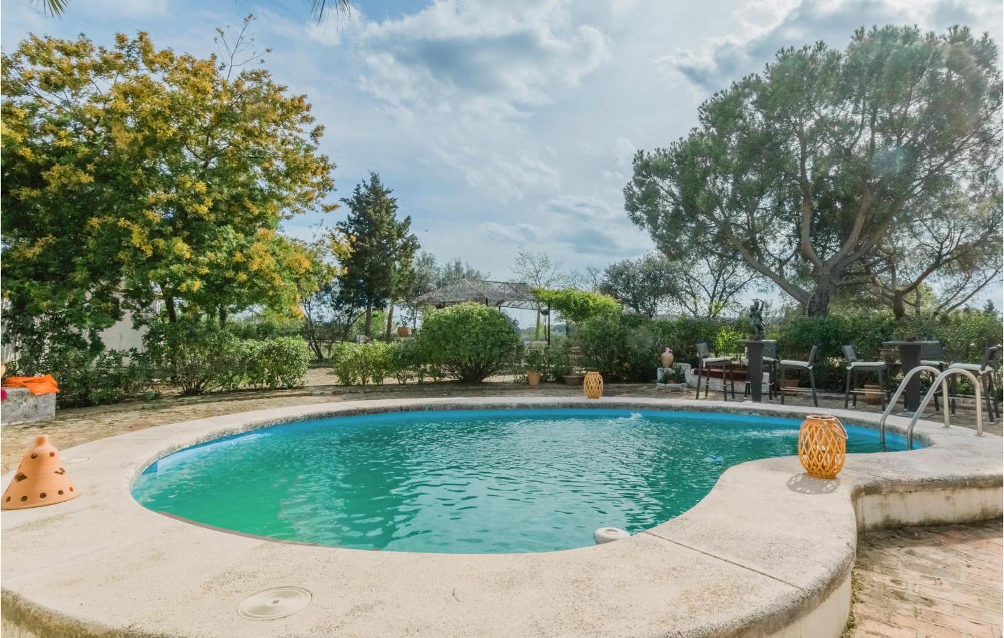Gorgeous Home In Aldeaquemada With Swimming Pool Zewnętrze zdjęcie